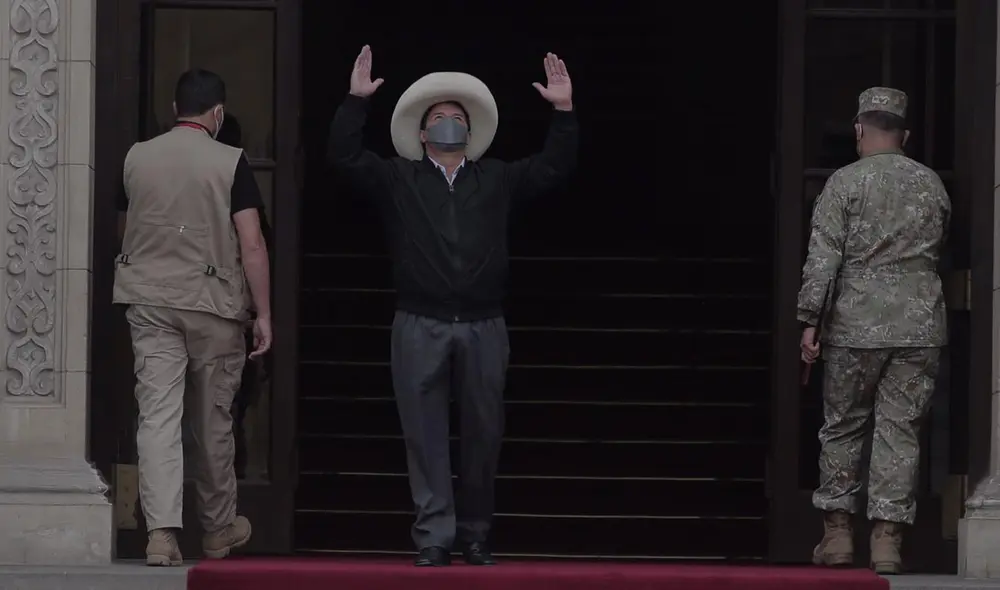 El mandatario elevó las manos y miró al cielo, en un gesto que algunos han interpretado como una plegaria de cara al pedido del voto de confianza. Foto: Gerardo Marín / La República