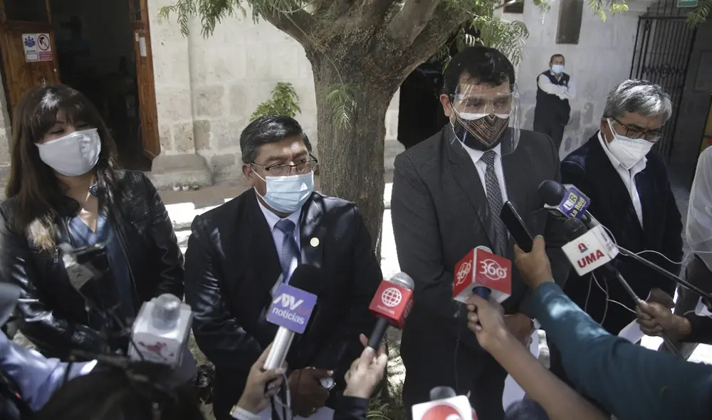 Los consejeros regionales que han quedado sostendrán una primera sesión el día jueves. Foto: Rodrigo Talavera/La República Los consejeros regionales que han quedado sostendrán una primera sesión el día jueves. Foto: Rodrigo Talavera/La República