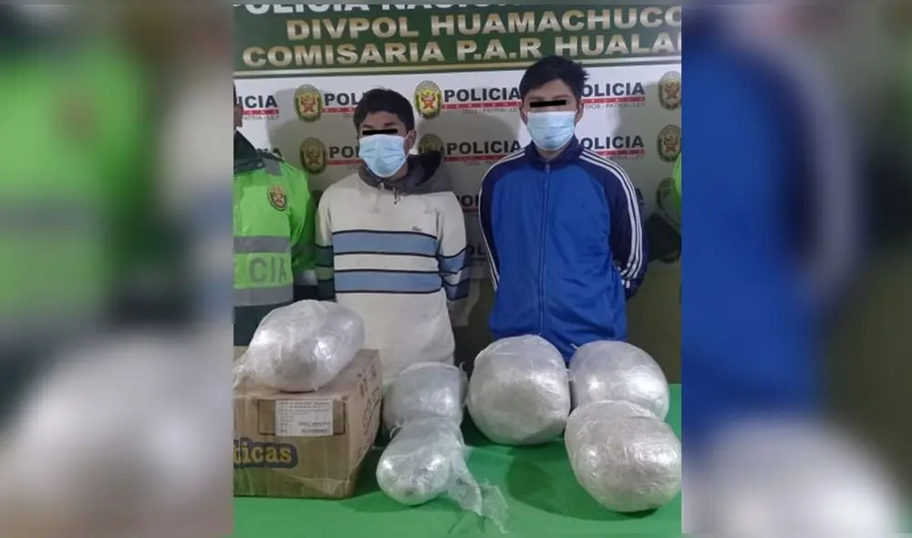 Sujetos cayeron con ocho kilogramos de marihuana en una mochila y una caja. Foto: PNP