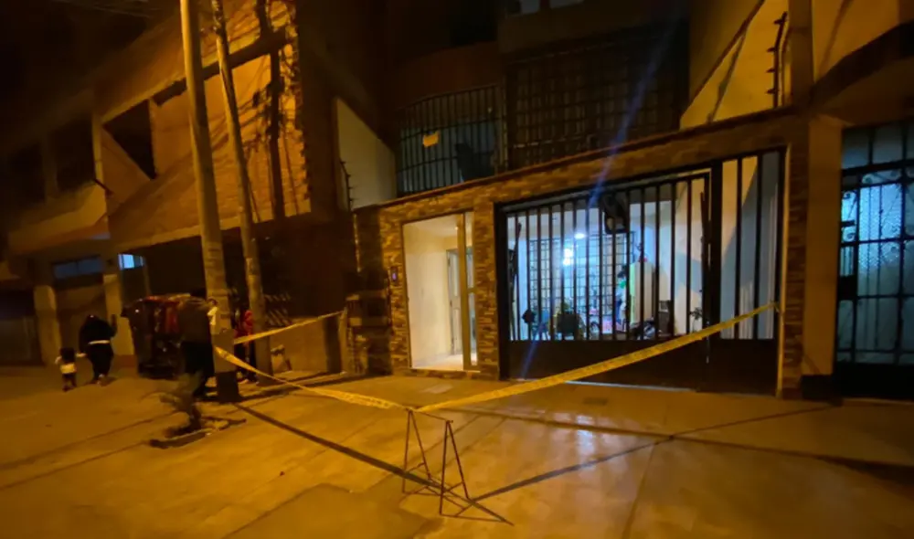 Agentes de la Policía llegaron al inmueble para iniciar las investigaciones. Foto: Raúl Egusquiza / URPI - LR