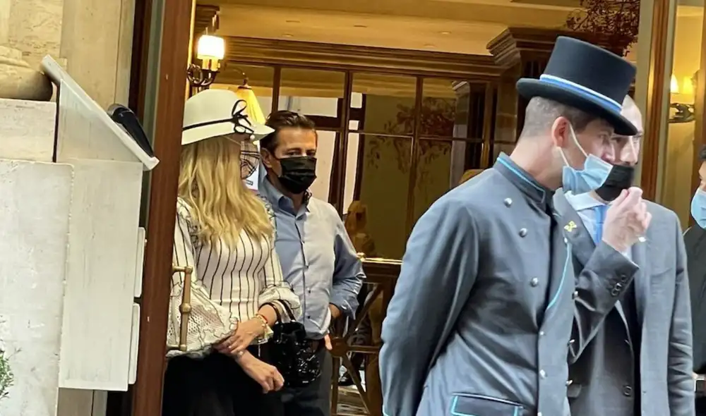 Enrique Peña Nieto y Tania Ruiz fueron captados en las calles de Roma, Italia. Foto: La Jornada Hidalgo. Enrique Peña Nieto y Tania Ruiz fueron captados en las calles de Roma, Italia. Foto: La Jornada Hidalgo.