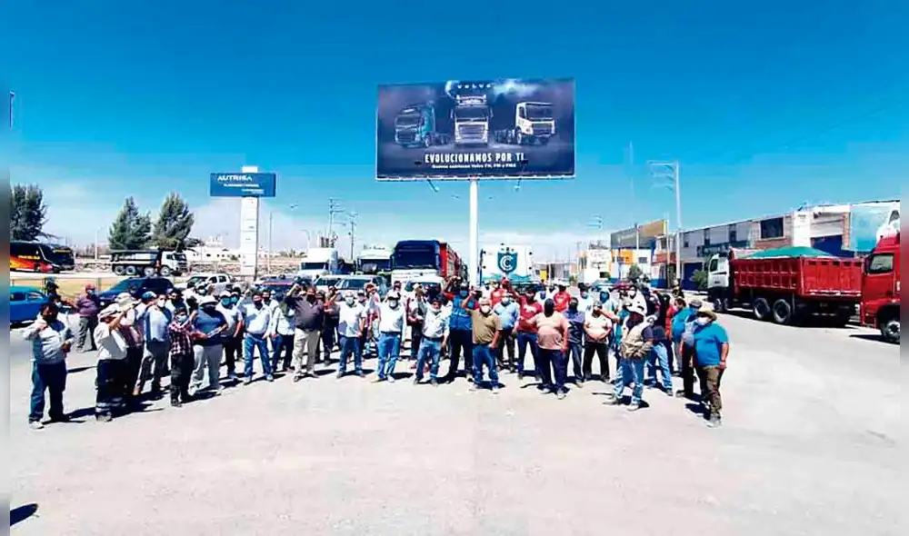 Sigue protesta. Transporte de carga de Arequipa iniciará paro pese a acuerdos que se tomó con el gobierno. Foto: La República