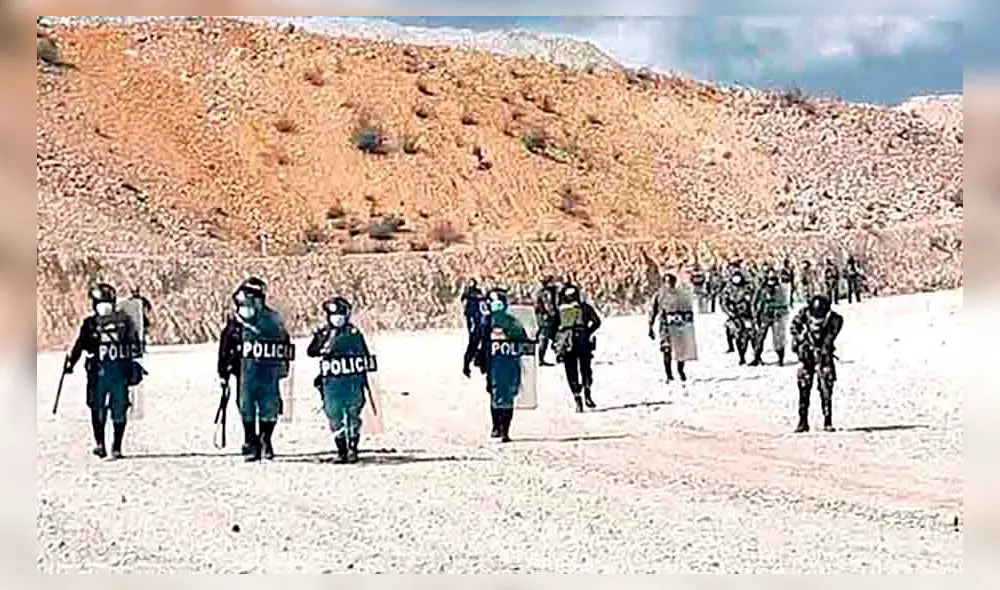 Comuneros bloquean el corredor minero.