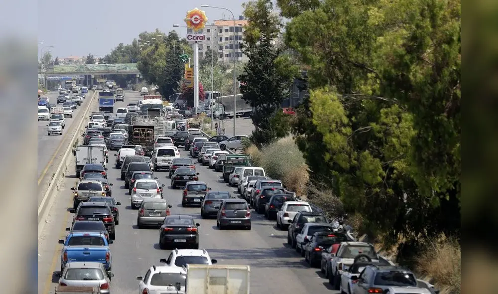 En Irán, los conductores tienen una tarjeta para tener acceso a gasolina subvencionada en las gasolineras. Foto: AFP