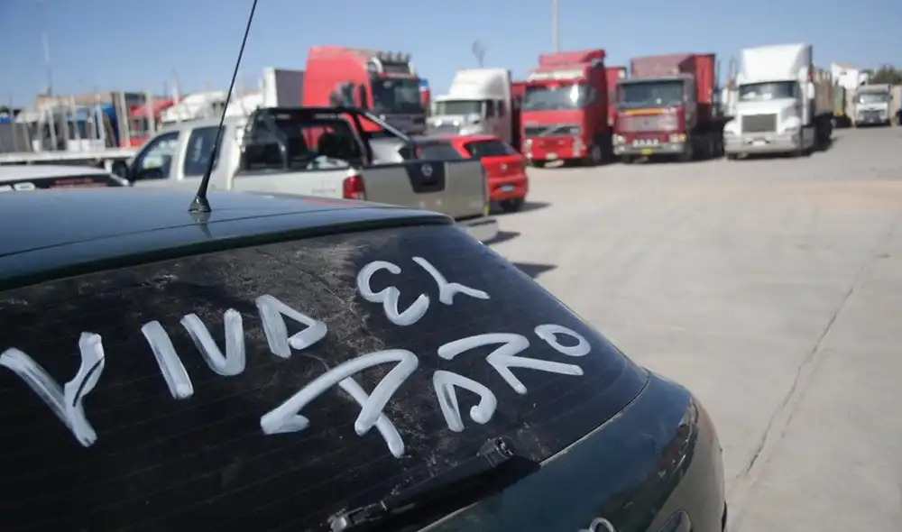 Los transportistas acordaron esta medida, durante la mañana. Foto: Rodrigo Talavera/La República