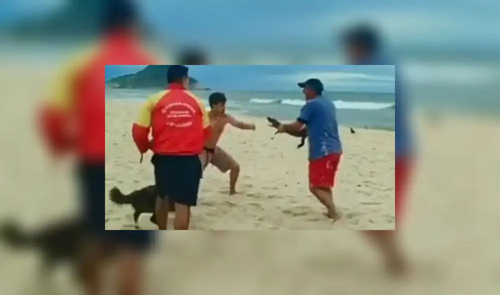 Un socorrista intentó detener la pelea junto a su perro.Foto: captura de Facebook