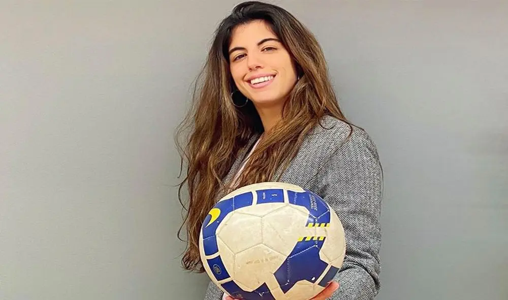 Agente de fútbol ha dedicado su vida a asesorar a mujeres futbolistas para orientar su carrera en espacio predominante de hombres. Foto: Carlota Planas/Instagram
