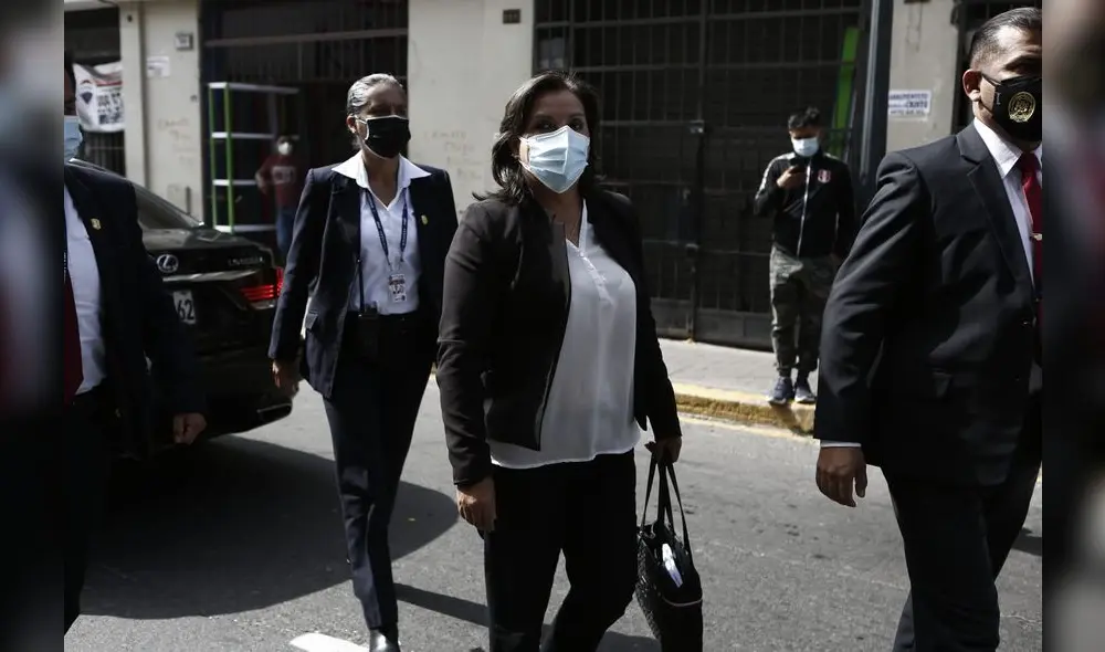 Boluarte asistió al homenaje póstumo de su correligionario Fernando Herrera. Foto: Marco Cotrina Boluarte asistió al homenaje póstumo de su correligionario Fernando Herrera. Foto: Marco Cotrina