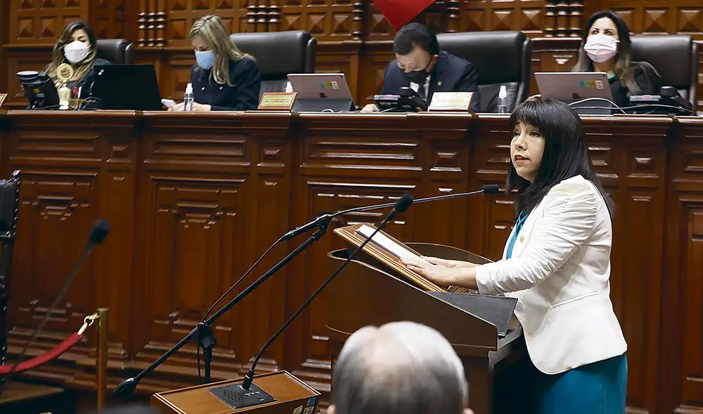 Política de gobierno. Hay voceros que han cuestionado que mientras Mirtha Vásquez llegaba con un mensaje al Pleno, el presidente Pedro Castillo decía otro. Foto: difusión Política de gobierno. Hay voceros que han cuestionado que mientras Mirtha Vásquez llegaba con un mensaje al Pleno, el presidente Pedro Castillo decía otro. Foto: difusión