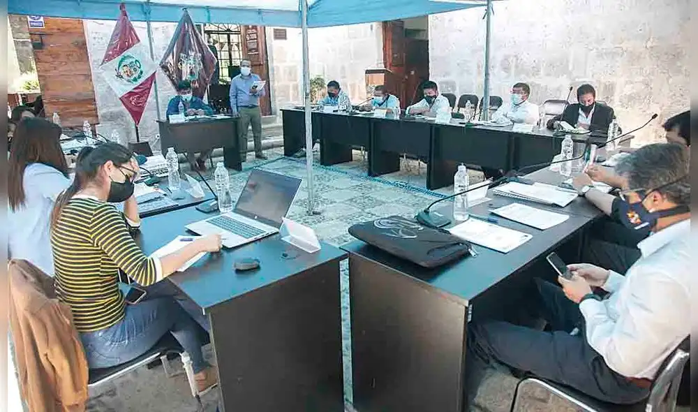 Luz verde para Pampas Bayas. Legisladores votaron a favor de irrigación de invasores con la promesa que recibirían un terreno para ellos. Luz verde para Pampas Bayas. Legisladores votaron a favor de irrigación de invasores con la promesa que recibirían un terreno para ellos.