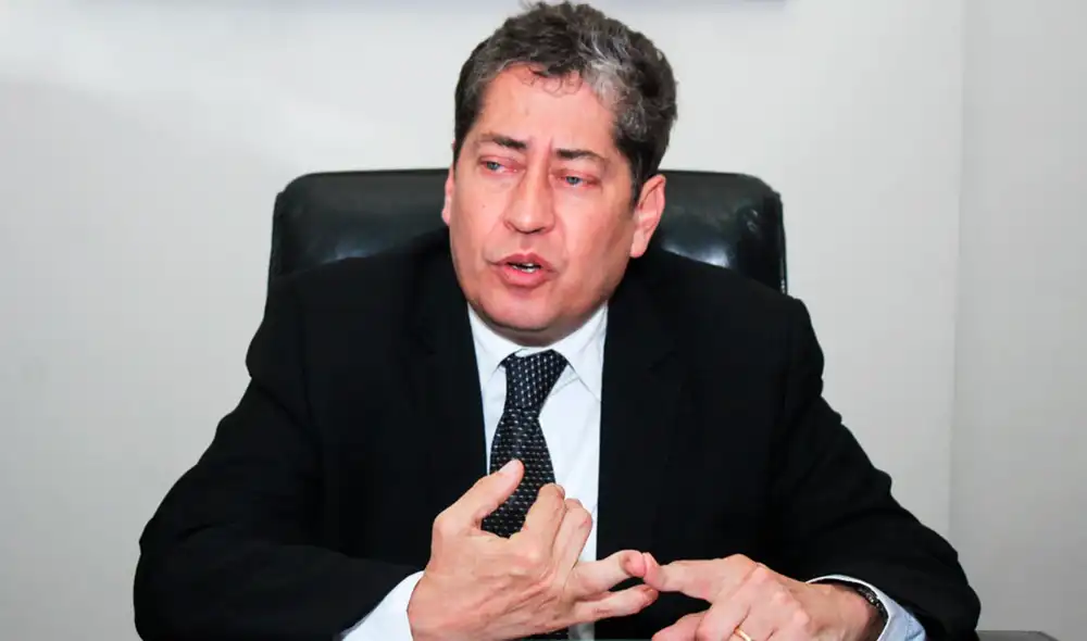 Magistrado Eloy Espinosa-Saldaña adelantó que el TC convocará a una serie de expertos para fortalecer la comprensión del problema durante la audiencia. Foto: La República