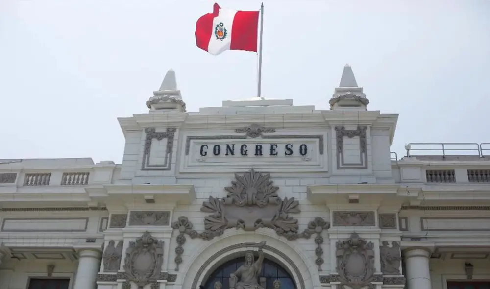 El jurista Guillermo Olivera Díaz acusó a los 79 parlamentario de romper el equilibro de poderes establecido en la Constitución. Foto: Félix Contreras/La República El jurista Guillermo Olivera Díaz acusó a los 79 parlamentario de romper el equilibro de poderes establecido en la Constitución. Foto: Félix Contreras/La República
