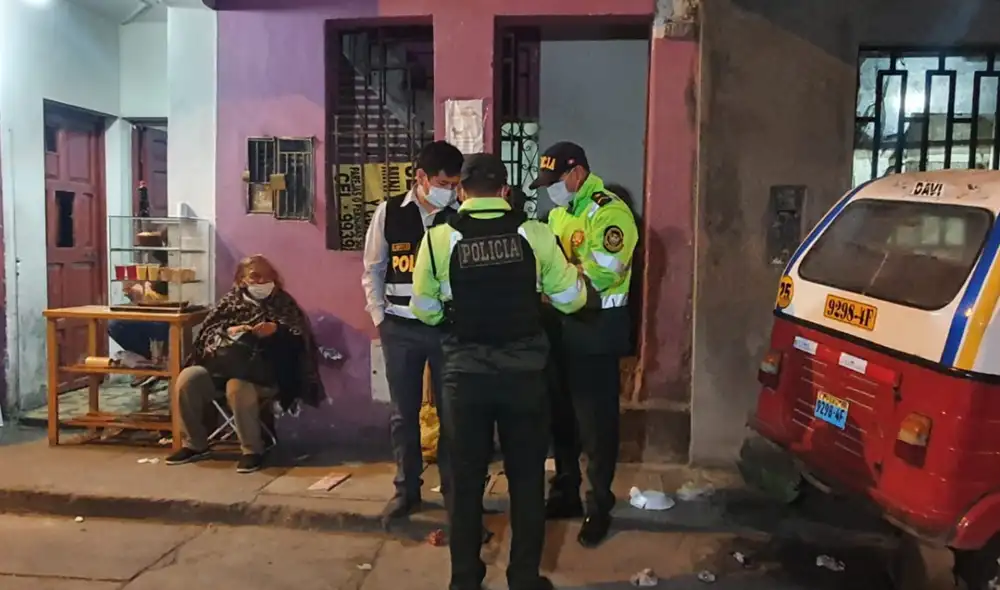 Policía inició las investigaciones para identificar al responsable del crimen. Foto: Johann Klug / URPI - LR Policía inició las investigaciones para identificar al responsable del crimen. Foto: Johann Klug / URPI - LR