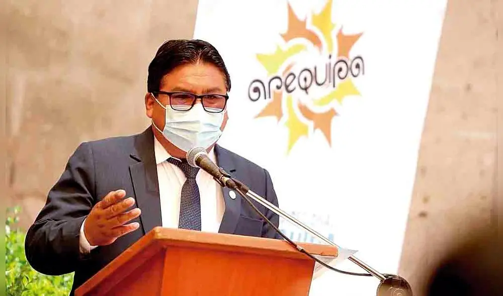 Dádivas onerosas. Napoleón Ocsa es gerente de Autodema, se le sindica como los principales cabecillas que facilitó la entrega de los terrenos a consejeros. Foto: La República Dádivas onerosas. Napoleón Ocsa es gerente de Autodema, se le sindica como los principales cabecillas que facilitó la entrega de los terrenos a consejeros. Foto: La República