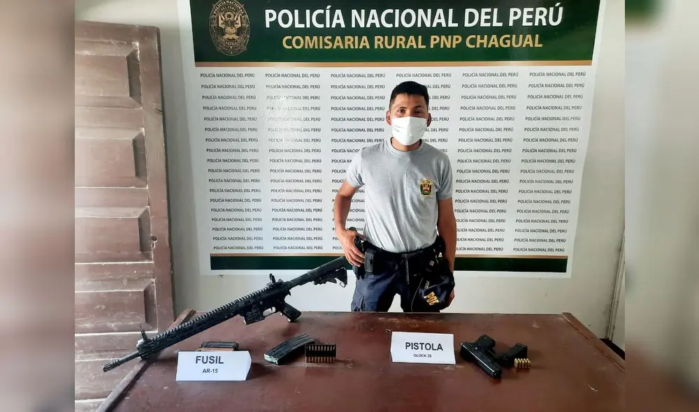 Dos armas de fuego fueron incautadas por la Policía cerca de una bocamina. Foto: PNP Dos armas de fuego fueron incautadas por la Policía cerca de una bocamina. Foto: PNP