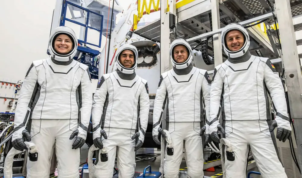 Los astronautas de la misión Crew-3 de izquierda a derecha: Kayla Barron, Raja Chari, Thomas Marshburn y Matthias Maurer. Foto: SpaceX