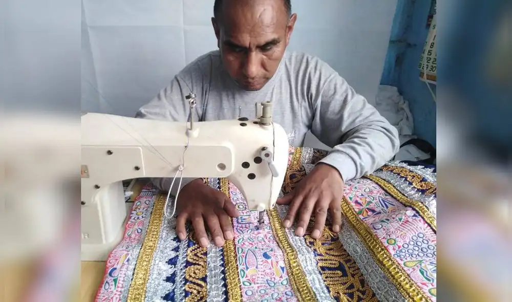 Donato Ventura tienen más de 24 años de experiencia bordando con la técnica maquinasqa. Foto: Autocolca