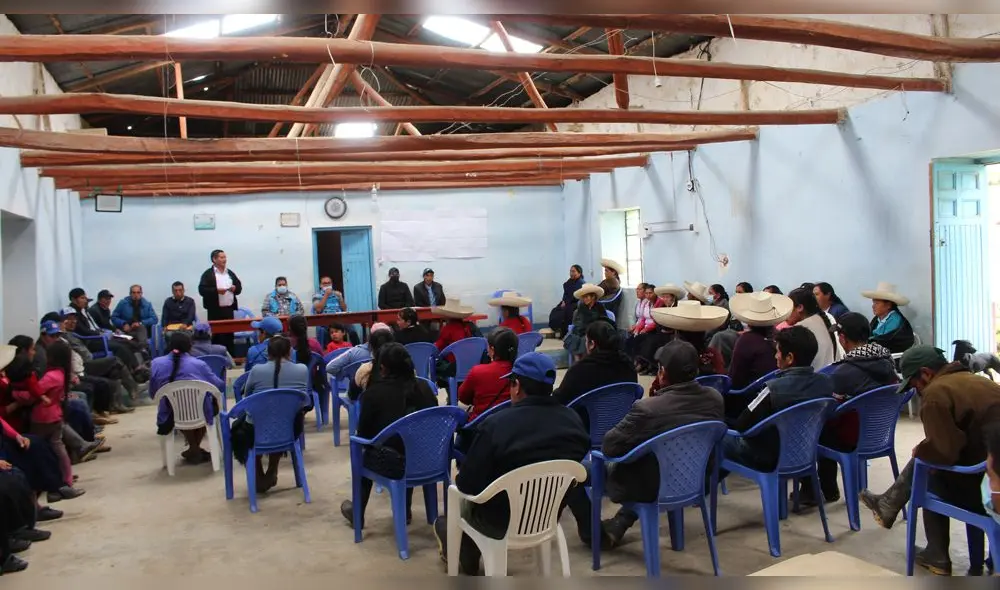 Gerente subregional de Chota se reunió con beneficiarios del proyecto de riego tecnificado. Foto: Gerencia Sub regional de Chota. Gerente subregional de Chota se reunió con beneficiarios del proyecto de riego tecnificado. Foto: Gerencia Sub regional de Chota.