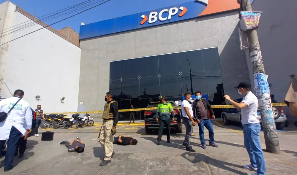 Sujetos fueron reducidos cuadras más abajo del lugar de los hechos. Foto: Grace Mora / URPI-LR Sujetos fueron reducidos cuadras más abajo del lugar de los hechos. Foto: Grace Mora / URPI-LR