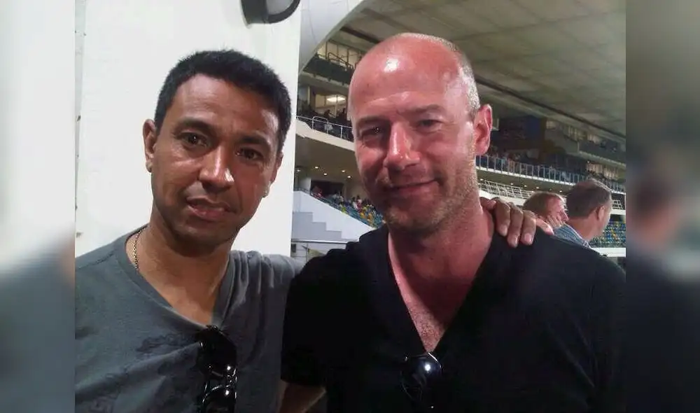 Nolberto Solano y Alan Shearer coincidieron en Newcastle. Foto: Nolberto Solano