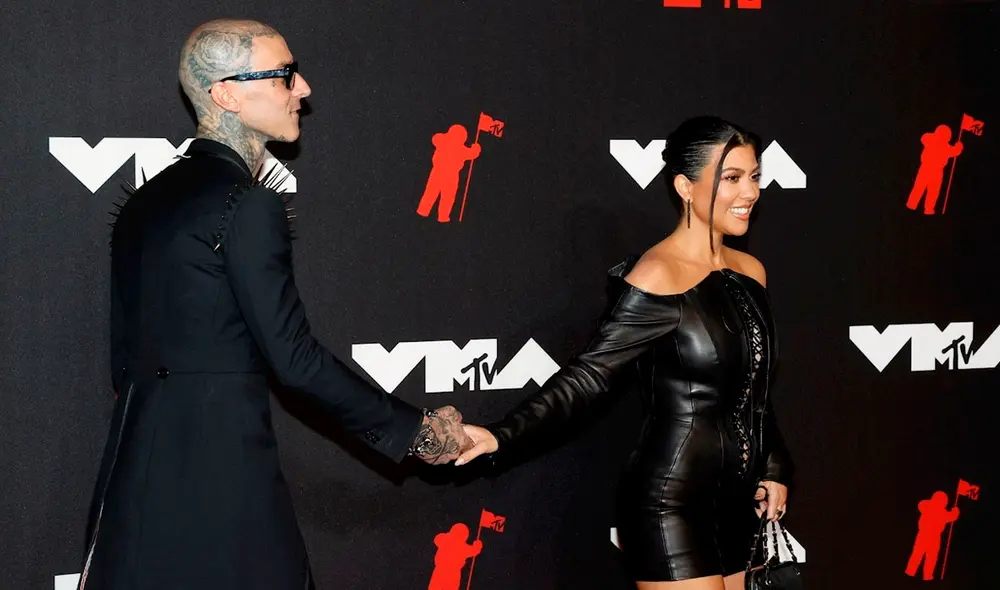 Kourtney Kardashian y Travis Barker se comprometieron en octubre de 2020. Foto: EFE