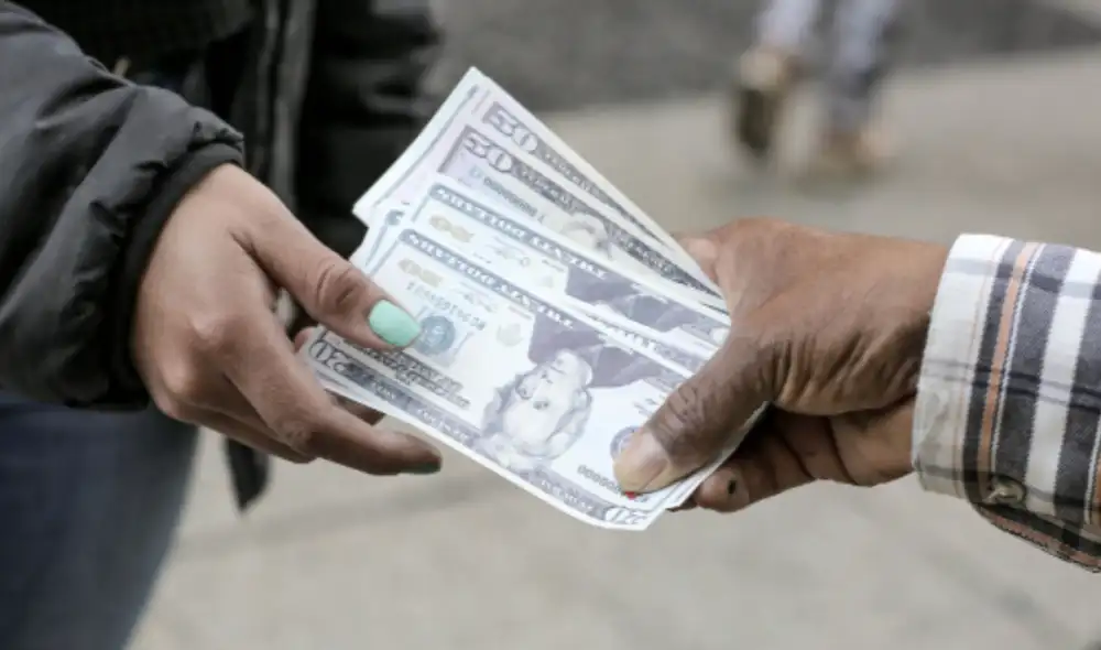 Conoce cuál es el precio del dólar en Perú hoy, viernes 29 de octubre de 2021. Foto: John Reyes/La República