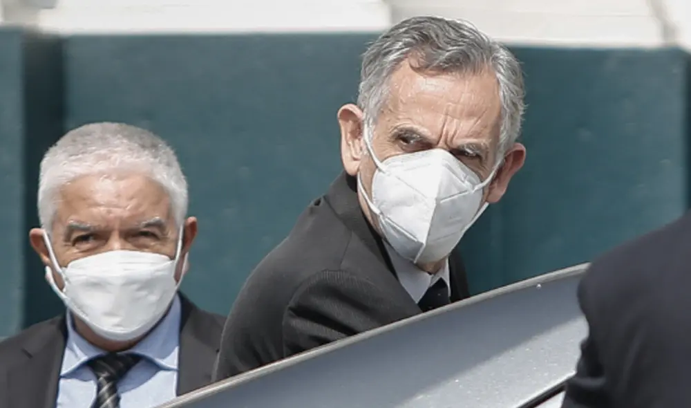 MEF. Pedro Francke sostuvo que la entrega de bonos para paliar la ralentización económica se adhiere a las recomendaciones de organismos internacionales. Foto: La República MEF. Pedro Francke sostuvo que la entrega de bonos para paliar la ralentización económica se adhiere a las recomendaciones de organismos internacionales. Foto: La República