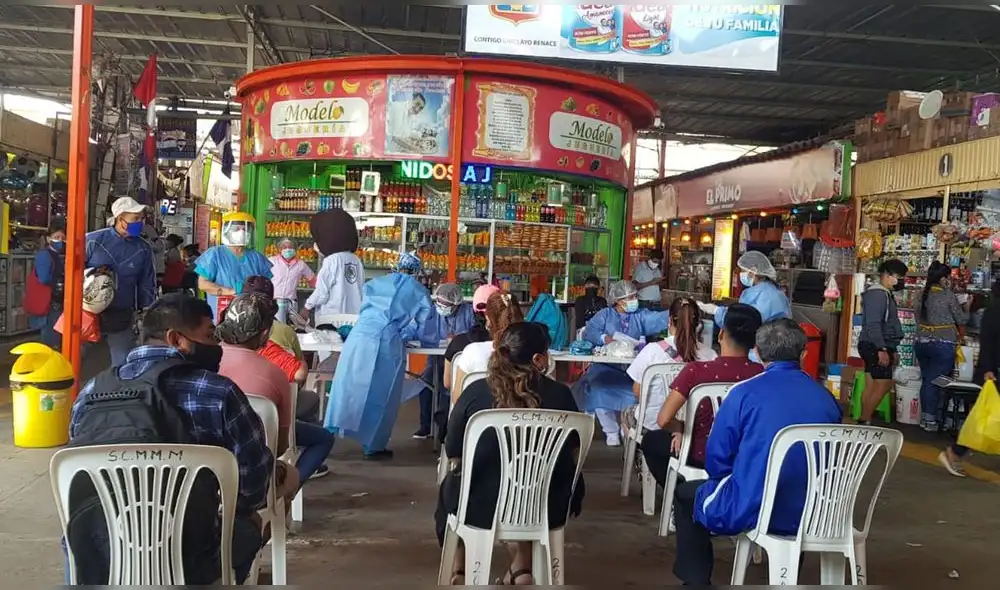 Según la entidad de salud, la inmunización se prolongará hasta el sábado 8 de enero. Foto: Rosa Quincho/URPI-GLR Según la entidad de salud, la inmunización se prolongará hasta el sábado 8 de enero. Foto: Rosa Quincho/URPI-GLR