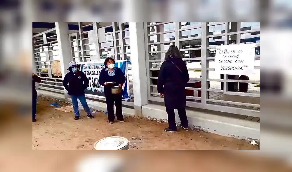 Reclamos. Trabajadores realizan plantones en la Diresa. Foto: La República Reclamos. Trabajadores realizan plantones en la Diresa. Foto: La República