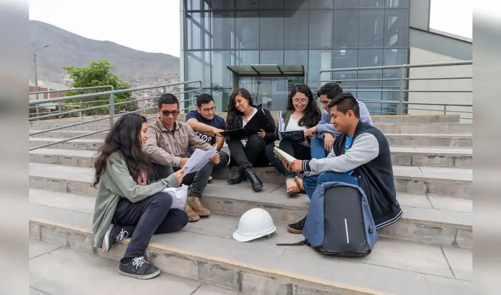 Podrán inscribirse al concurso escolares de quinto año de secundaria o egresados del colegio que acrediten alto rendimiento académico en los tres últimos años de estudio. Foto: Pronabec