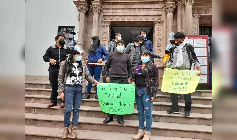 Cusco. Jóvenes protestan y rechazan acusación contra universitarios. Foto: Raúl Cabrera / La República