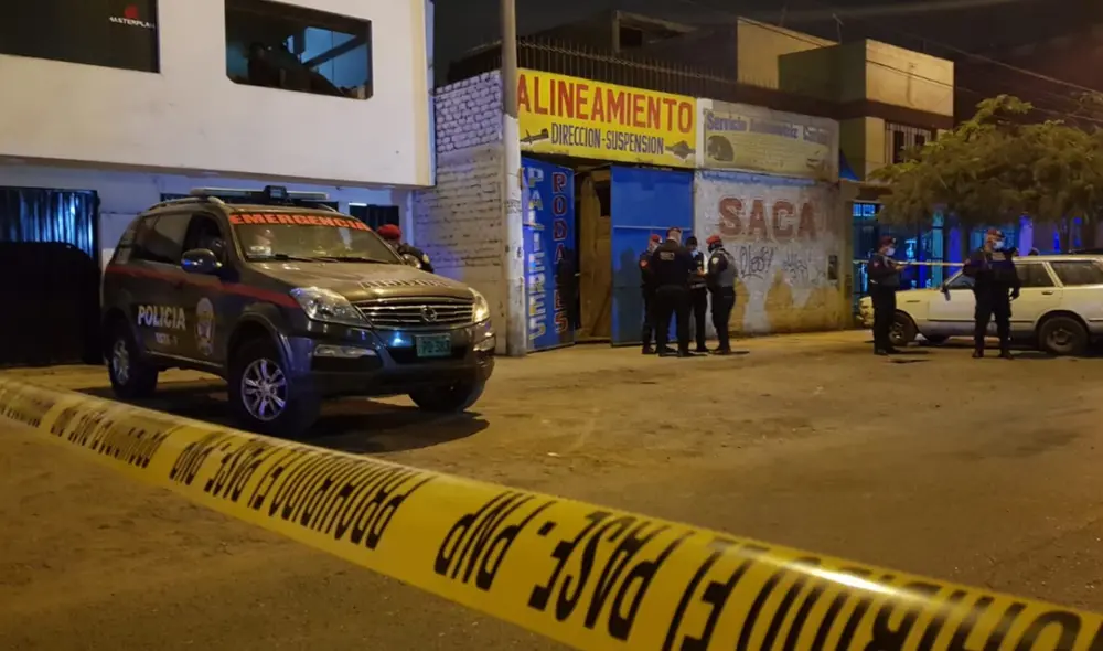 Agentes del Depincri San Juan de Lurigancho llegaron al establecimiento para iniciar las pesquisas. Foto: Mary Luz Aranda / URPI - LR