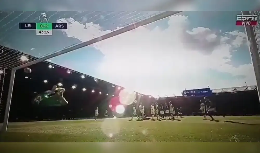 Magistral atajada de Ramsdale en la Premier League. Foto: ESPN Magistral atajada de Ramsdale en la Premier League. Foto: ESPN