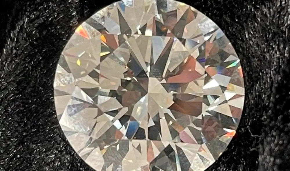 La dueña del diamante no podía recordar dónde o cuándo lo compró exactamente. Foto: Subastas Featonby
