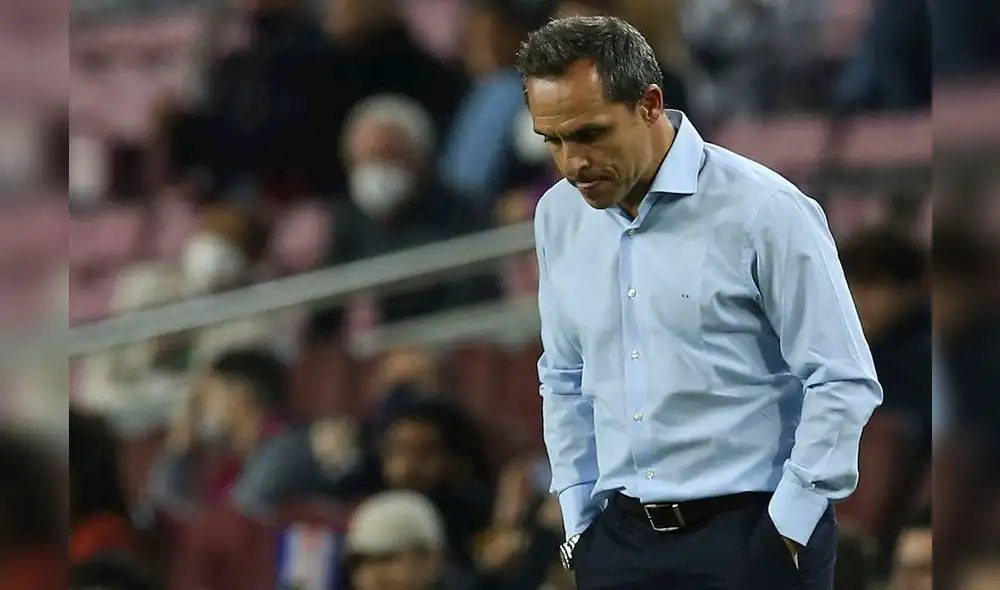 Sergi Barjuan dirigió su primer partido tras la salida de Ronald Koeman. Foto: EFE.