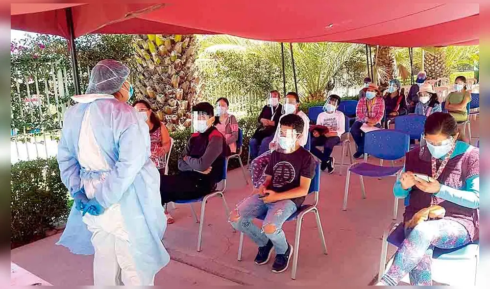 Adolescentes se vacunaron. Adolescentes se vacunaron.