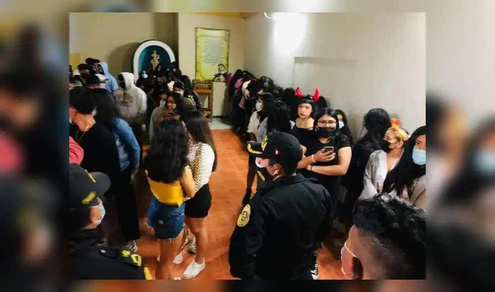 Los asistentes estaban disfrazados para la ocasión. Foto: Foto difusión Los asistentes estaban disfrazados para la ocasión. Foto: Foto difusión