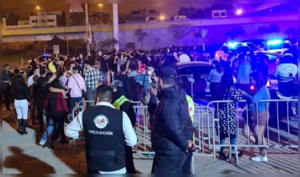 Los asistentes no guardaban el distanciamiento social respectivo. Foto: Municipalidad de SJM Los asistentes no guardaban el distanciamiento social respectivo. Foto: Municipalidad de SJM