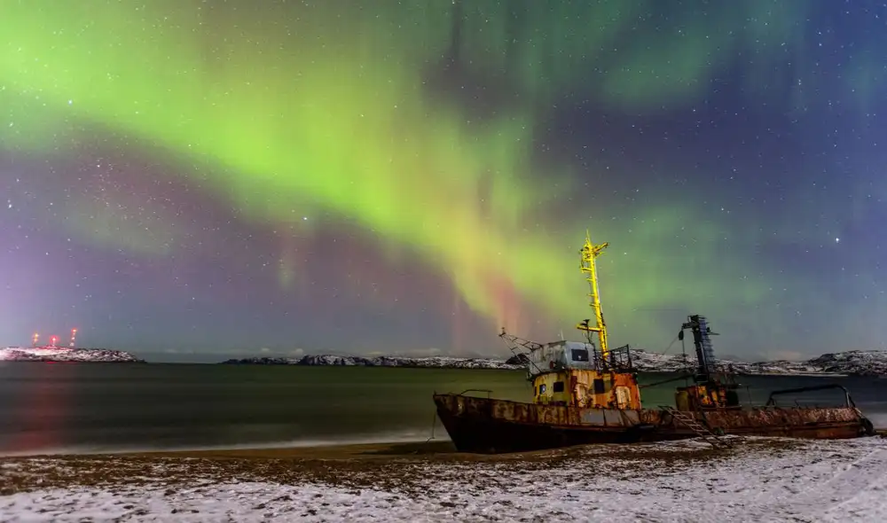 Una aurora boreal se aprecia sobre la costa ártica rusa el 30 de octubre de 2021. Foto: Yelena Vereshchaka Una aurora boreal se aprecia sobre la costa ártica rusa el 30 de octubre de 2021. Foto: Yelena Vereshchaka