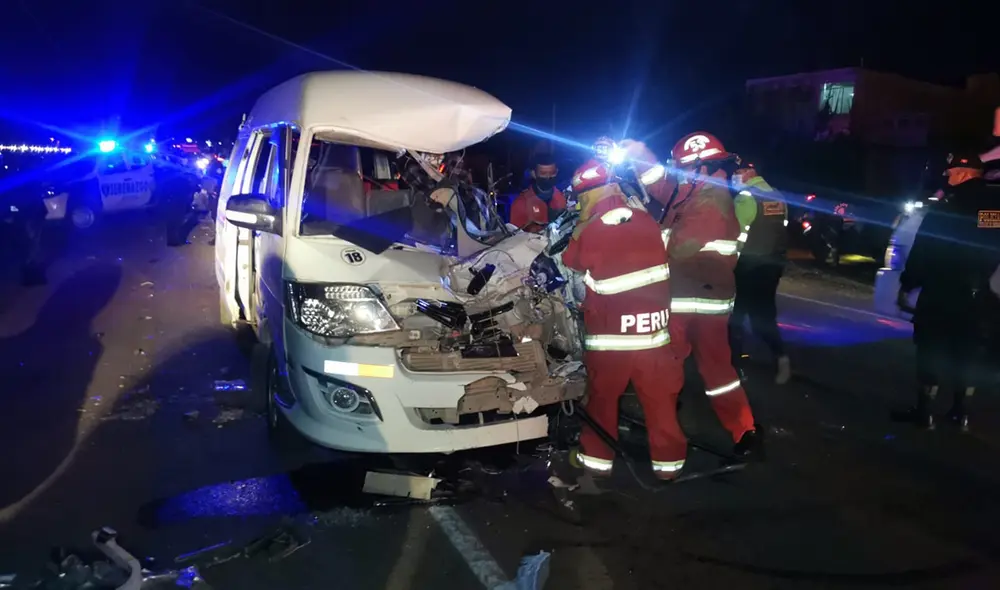 El accidente en total dejó siete heridos que fueron auxiliados por serenos y bomberos. Fueron internados en el hospital de Juliaca. Foto: Difusión