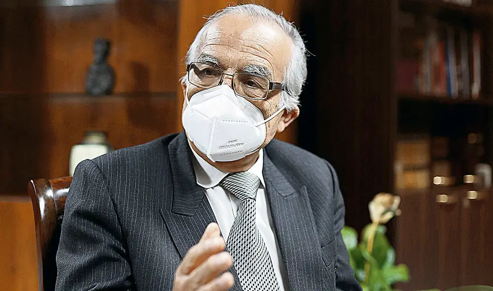 El titular del Minjus hizo un llamado al Congreso a recapacitar y debatir el proyecto enviado por el Ejecutivo para regular la cuestión de confianza y la vacancia presidencial. Foto: Aldair Mejía/La República