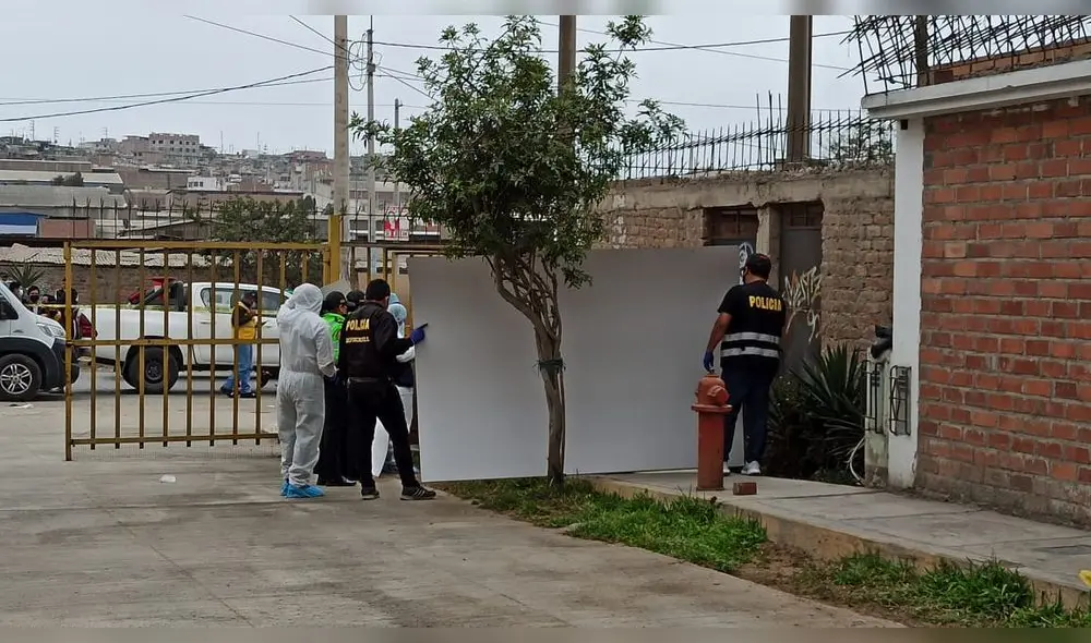 Tras el reporte de los residentes de la zona, el personal de Serenazgo fue el primero en llegar. Foto: Deysi Portuguez / URPI-LR