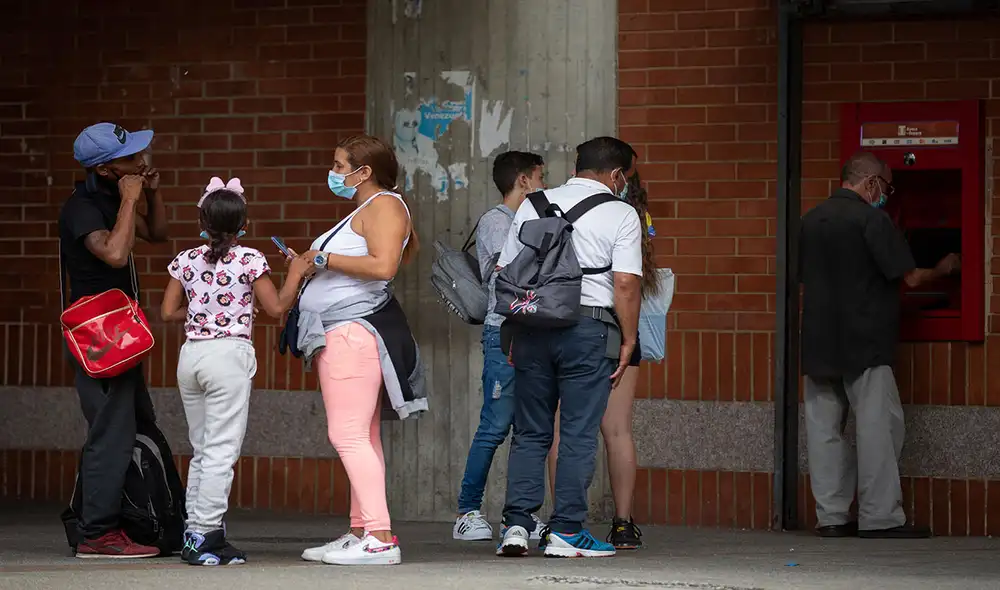 Monitor Dólar paralelo Venezuela, es uno de los difusores del promedio en el país caribeño. Revisa también la tasa que tiene a esta hora DolarToday. Foto: EFE Monitor Dólar paralelo Venezuela, es uno de los difusores del promedio en el país caribeño. Revisa también la tasa que tiene a esta hora DolarToday. Foto: EFE