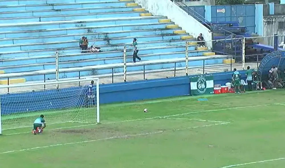 DT de Serra Macaense fue a proteger a su esposa e hija. Foto: captura de pantalla Serra Macaense