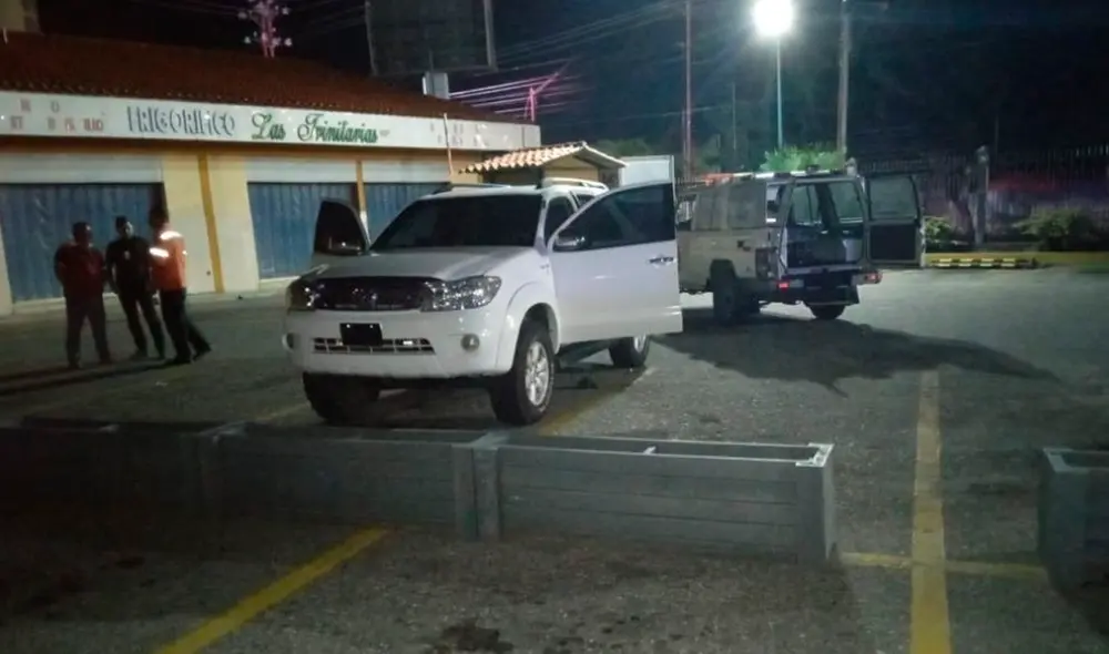 El agente especial fue encontrado en su vehículo por funcionarios del Instituto Autónomo Cuerpo de Policía del Estado Lara. Foto: Caraota Digital El agente especial fue encontrado en su vehículo por funcionarios del Instituto Autónomo Cuerpo de Policía del Estado Lara. Foto: Caraota Digital