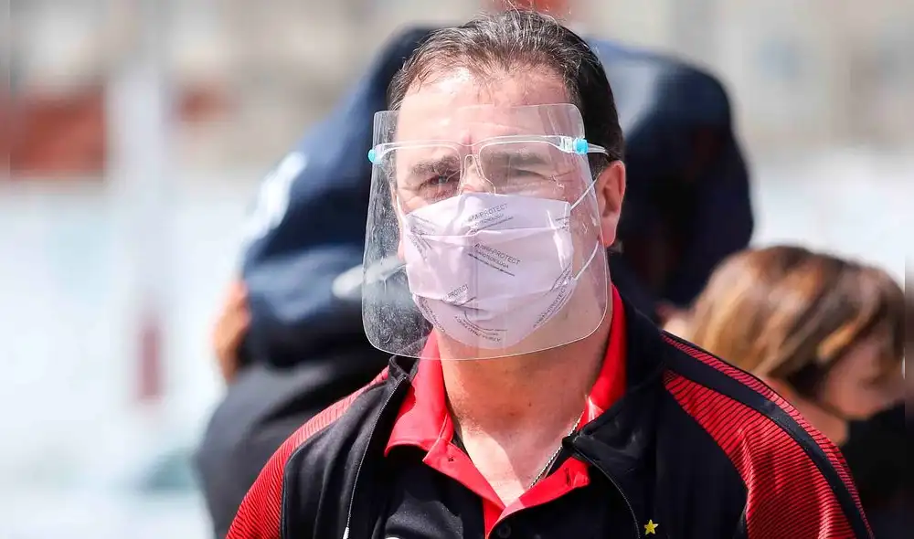 Néstor Lorenzo planifica hace rato lo que será la campaña 2022. Quiere retener a Iberico en el equipo que dirigirá en Arequipa. Foto: La República Néstor Lorenzo planifica hace rato lo que será la campaña 2022. Quiere retener a Iberico en el equipo que dirigirá en Arequipa. Foto: La República