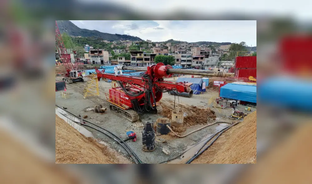 Mesías Guevara precisó que se instalan 147 pilotes para dar soporte a la infraestructura. Foto: Gobierno Regional de Cajamarca Mesías Guevara precisó que se instalan 147 pilotes para dar soporte a la infraestructura. Foto: Gobierno Regional de Cajamarca