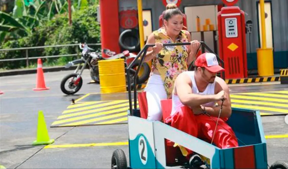 Los hombres tuvieron seis minutos para armar el coche. Las mujeres tuvieron que leer el instructivo de armado. Foto: Instagram @inseparables.mx