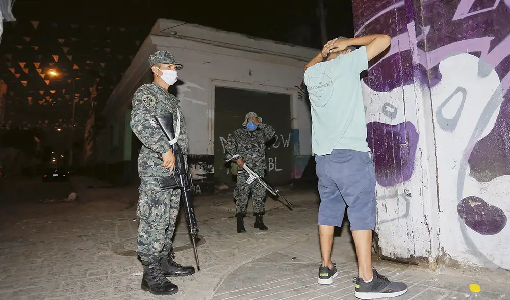 Siempre listos. El Ministerio de Defensa informó que los efectivos militares han recibido instrucción en materia de respeto de los derechos humanos. Foto: Antonio Melgarejo/La República