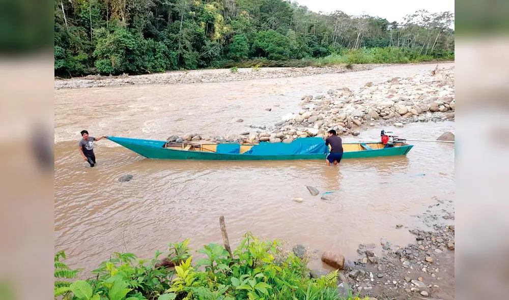 Traslado. Gas se transporta en peque peque (embarcación) a la comunidad de Tangoshiari en el distrito de Megantoni. Foto: La República